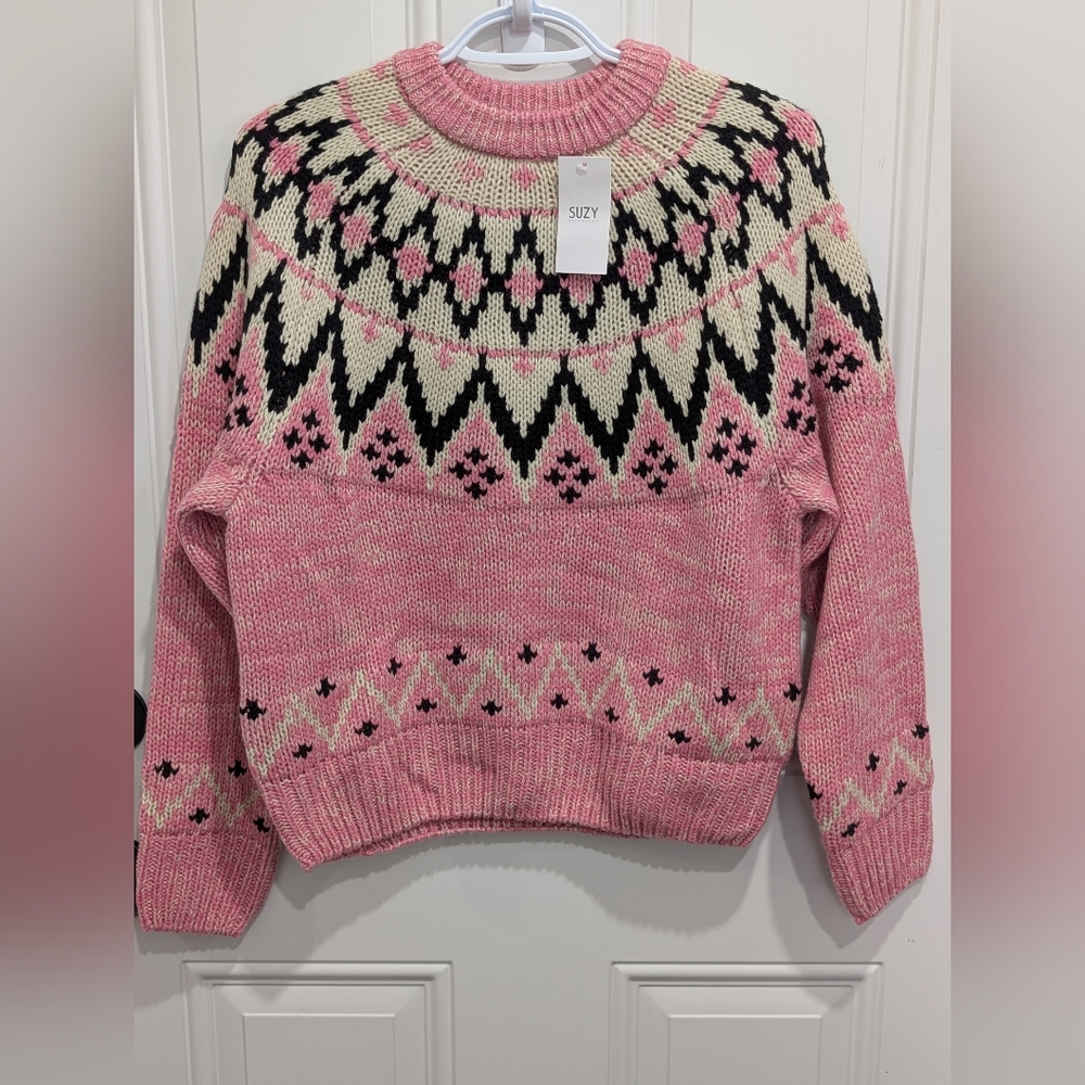 Suzy Shier Pink and Black Patterned Crew Neck Sweater NWT